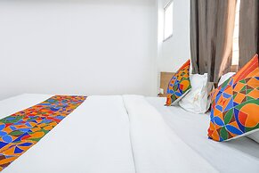 Fabhotel White House Inn