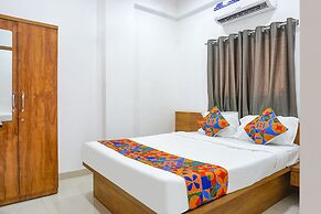 Fabhotel White House Inn