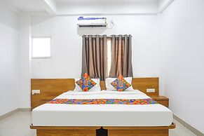 Fabhotel White House Inn