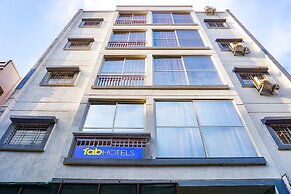 Fabhotel White House Inn