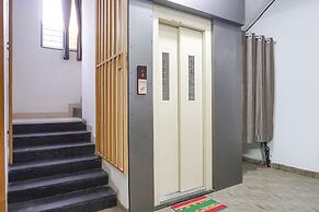 Fabhotel White House Inn