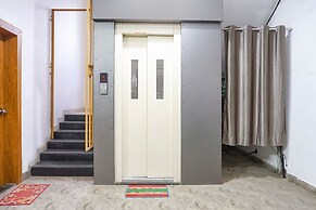 Fabhotel White House Inn