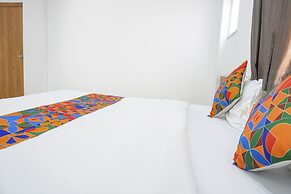 Fabhotel White House Inn