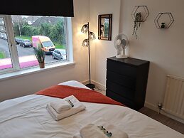 Lovely 2-bed Apartment in Cheltenham Spa