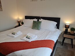 Lovely 2-bed Apartment in Cheltenham Spa
