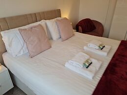 Lovely 2-bed Apartment in Cheltenham Spa
