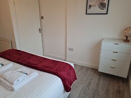 Lovely 2-bed Apartment in Cheltenham Spa