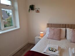 Lovely 2-bed Apartment in Cheltenham Spa