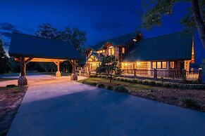 Azalea Retreat- The Lodge by Avantstay Best View