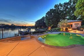 Oasis at Ballycastle by Avantstay Private Beach