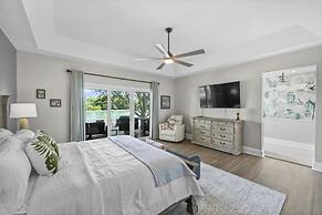 Water, Water Everywhere by Avantstay Pool + Dock