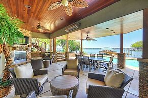 Water, Water Everywhere by Avantstay Pool + Dock