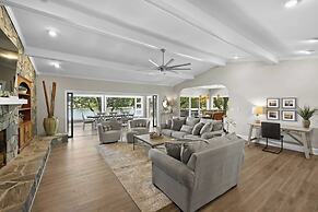 Water, Water Everywhere by Avantstay Pool + Dock