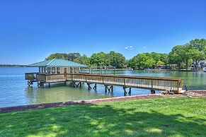 Water, Water Everywhere by Avantstay Pool + Dock