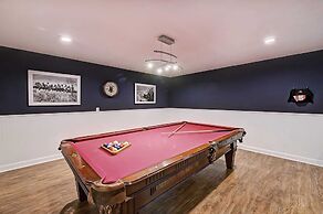 Lucky's Lake House by Avantstay Private Lake Bar