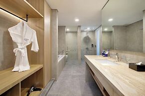 Aston Palu Hotel & Conference Center