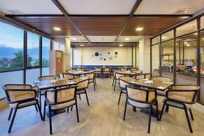 Aston Palu Hotel & Conference Center