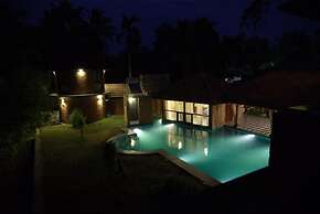 Amã Stays & Trails Lily Pad , Kumarakom