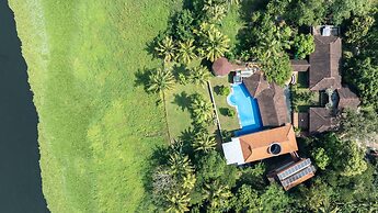 Amã Stays & Trails Lily Pad , Kumarakom