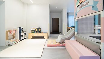 Gapyeong Pinetree Kids Pool Villa