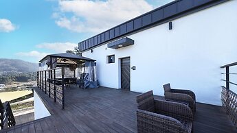 Gapyeong Pinetree Kids Pool Villa