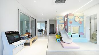 Gapyeong Pinetree Kids Pool Villa