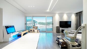 Gapyeong Pinetree Kids Pool Villa