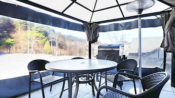 Gapyeong Pinetree Kids Pool Villa