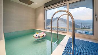 Gapyeong Pinetree Kids Pool Villa