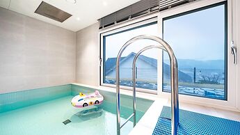 Gapyeong Pinetree Kids Pool Villa