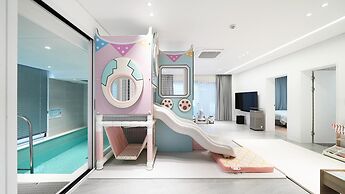 Gapyeong Pinetree Kids Pool Villa
