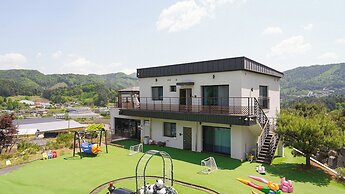 Gapyeong Pinetree Kids Pool Villa