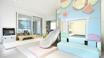 Gapyeong Pinetree Kids Pool Villa