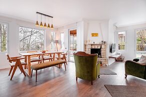 Villa With Spacious Garden in Sapanca