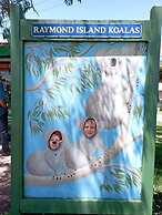 Captains Cove Resort - Waterfront Apartment