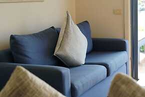 Captains Cove Resort - Waterfront Apartment