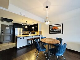 Mountain Retreat - Heated Pool & Hot-tub