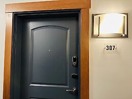 Mountain Retreat - Heated Pool & Hot-tub