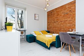 Modern Studio for Two by Renters