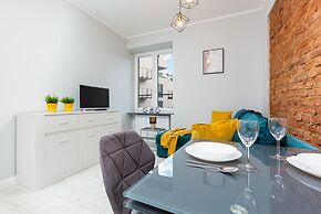 Modern Studio for Two by Renters