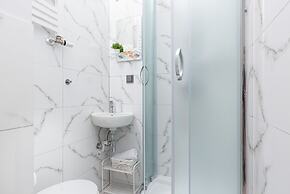 Modern Studio for Two by Renters