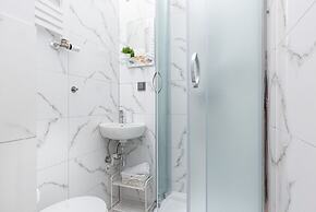 Modern Studio for Two by Renters