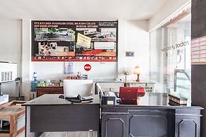 OYO 93433 Bunk Bed Bali