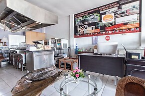 OYO 93433 Bunk Bed Bali