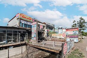 OYO 93433 Bunk Bed Bali