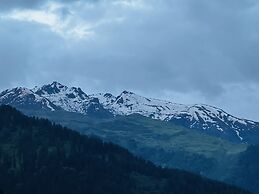 Hotel Manu Vatika Manali