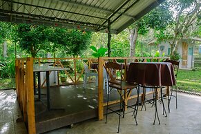 OYO 90037 The 7 Lodge Tambunan