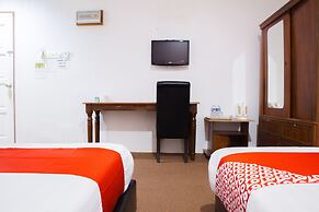 OYO 90037 The 7 Lodge Tambunan