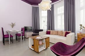 Dream Studio With Mezzanine by Renters