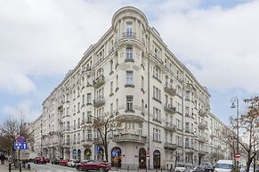 Dream Studio With Mezzanine by Renters